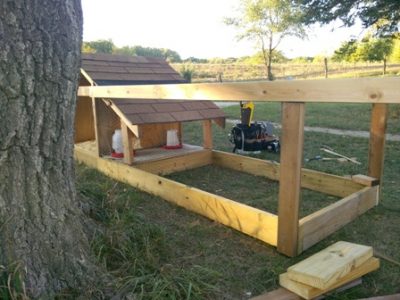 Doghouse Chicken Tractor Image